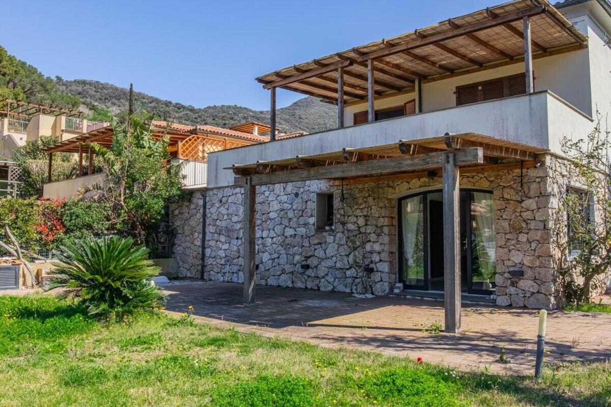 Villa Acquasalata Nisporto Bagian luar foto