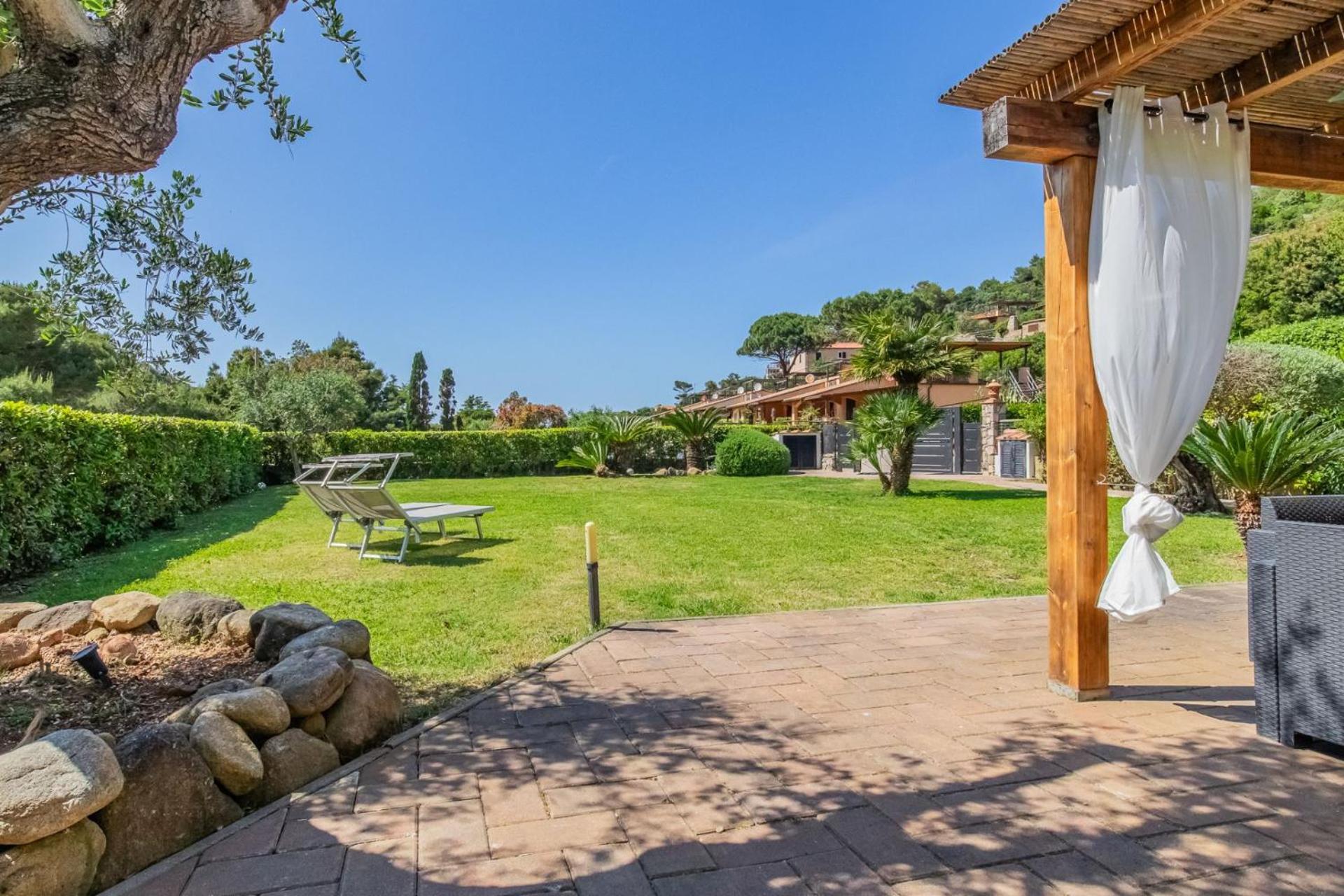 Villa Acquasalata Nisporto Bagian luar foto